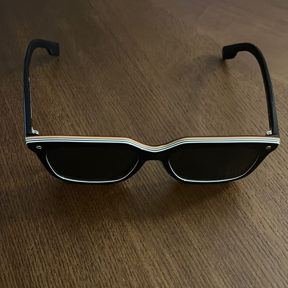 BURBERRY sunglasses like new